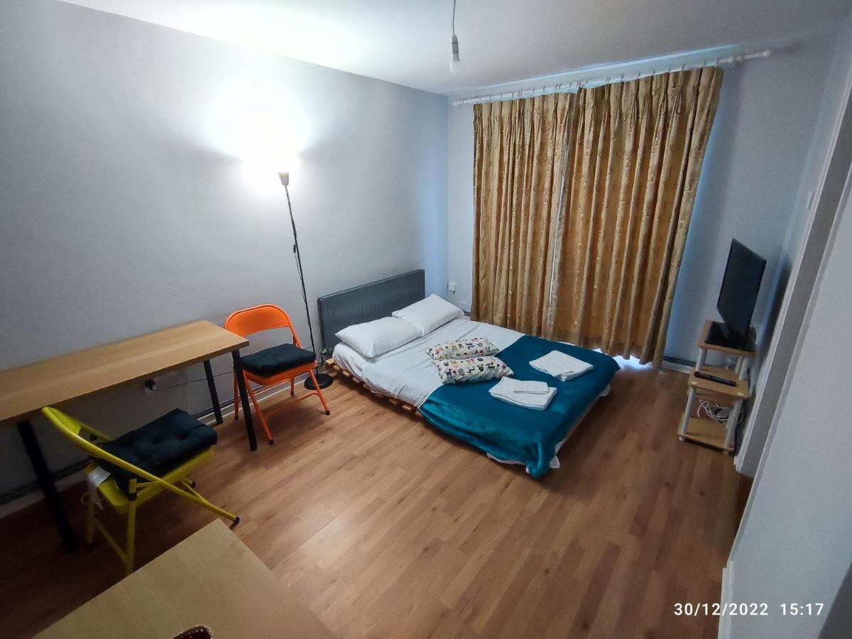 Central And Quiet Flat In London! Close To Station Exteriér fotografie